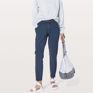 Lululemon On The Fly pant size 6